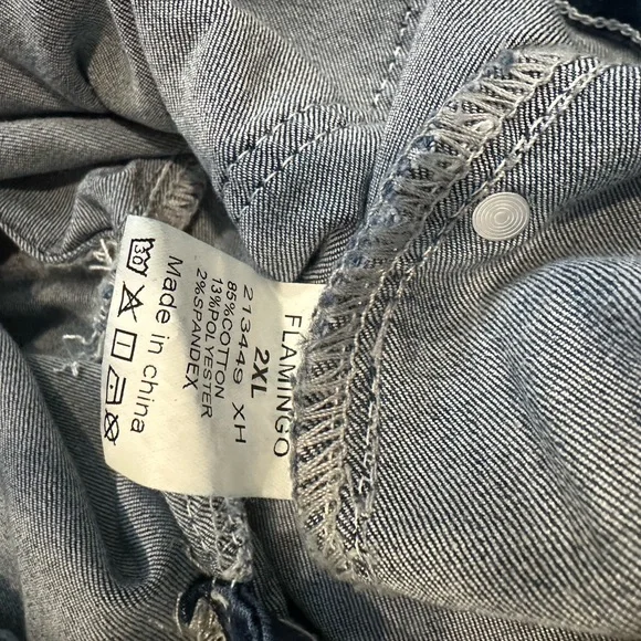 Size 2XL stretchy distressed boot leg jeans!! - Picture 7 of 7